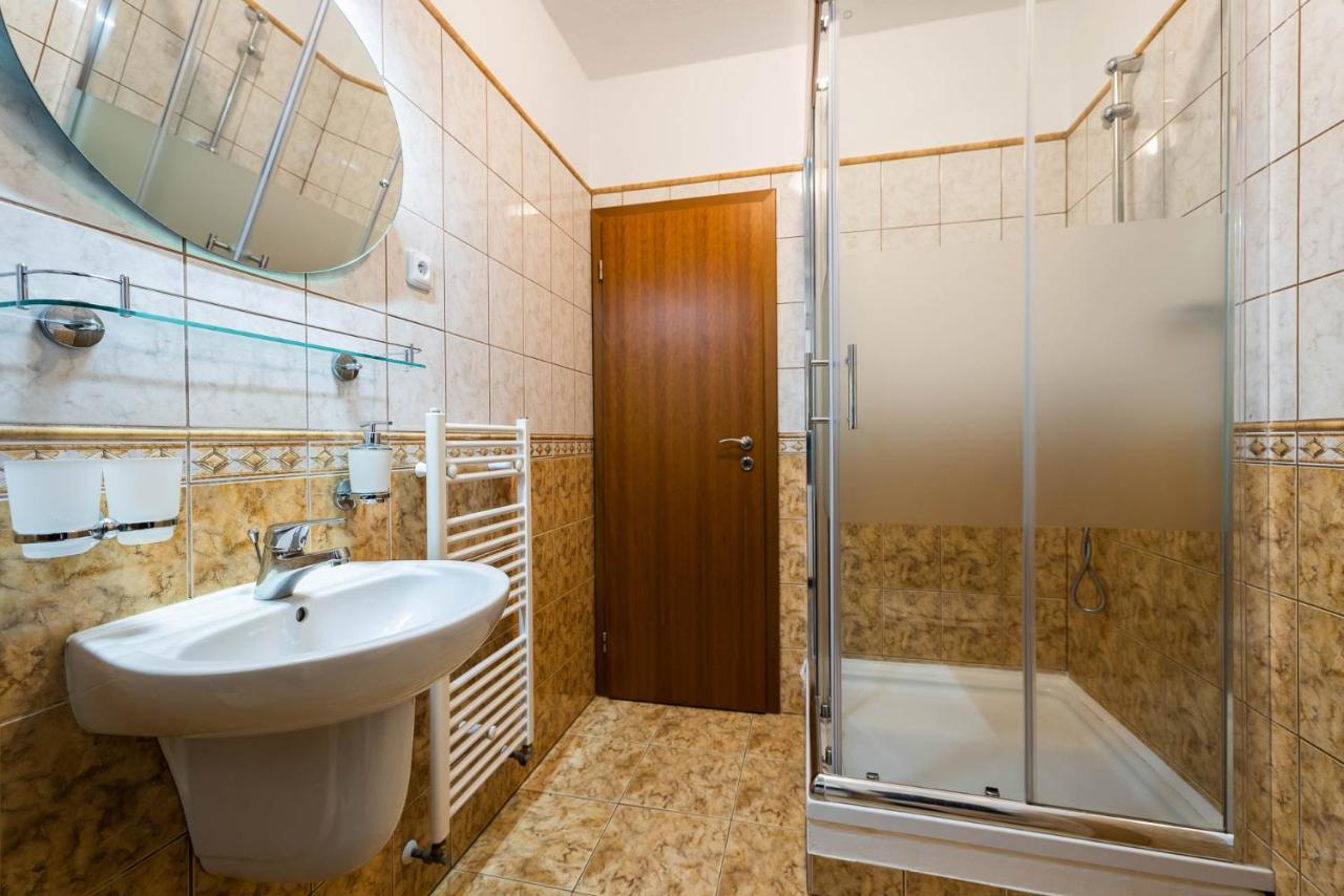 Apartman Eliska Trebon Ngoại thất bức ảnh